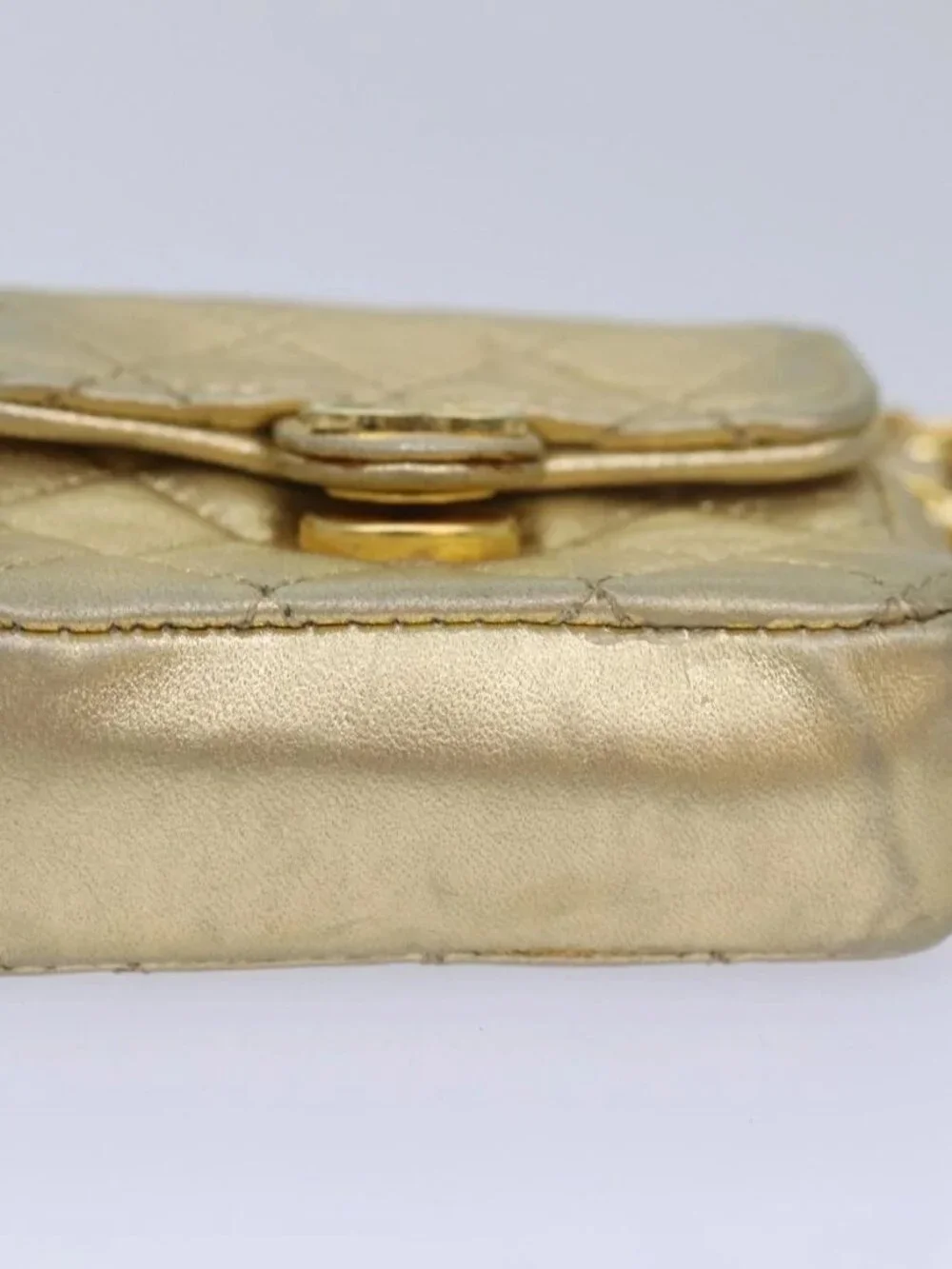 CHANEL brand	chanel color	gold